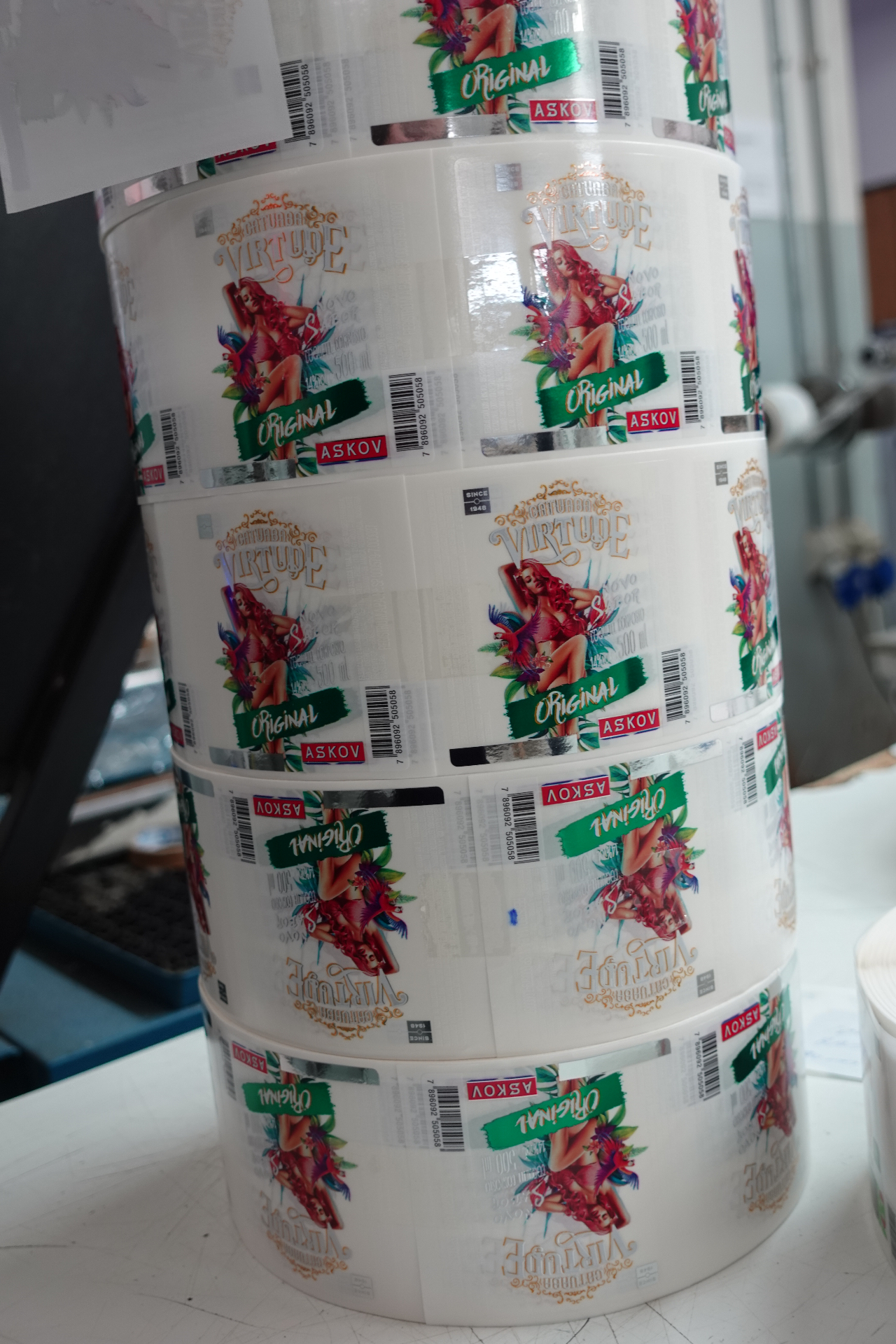 Rótulos de bebida premium impressos em bobina